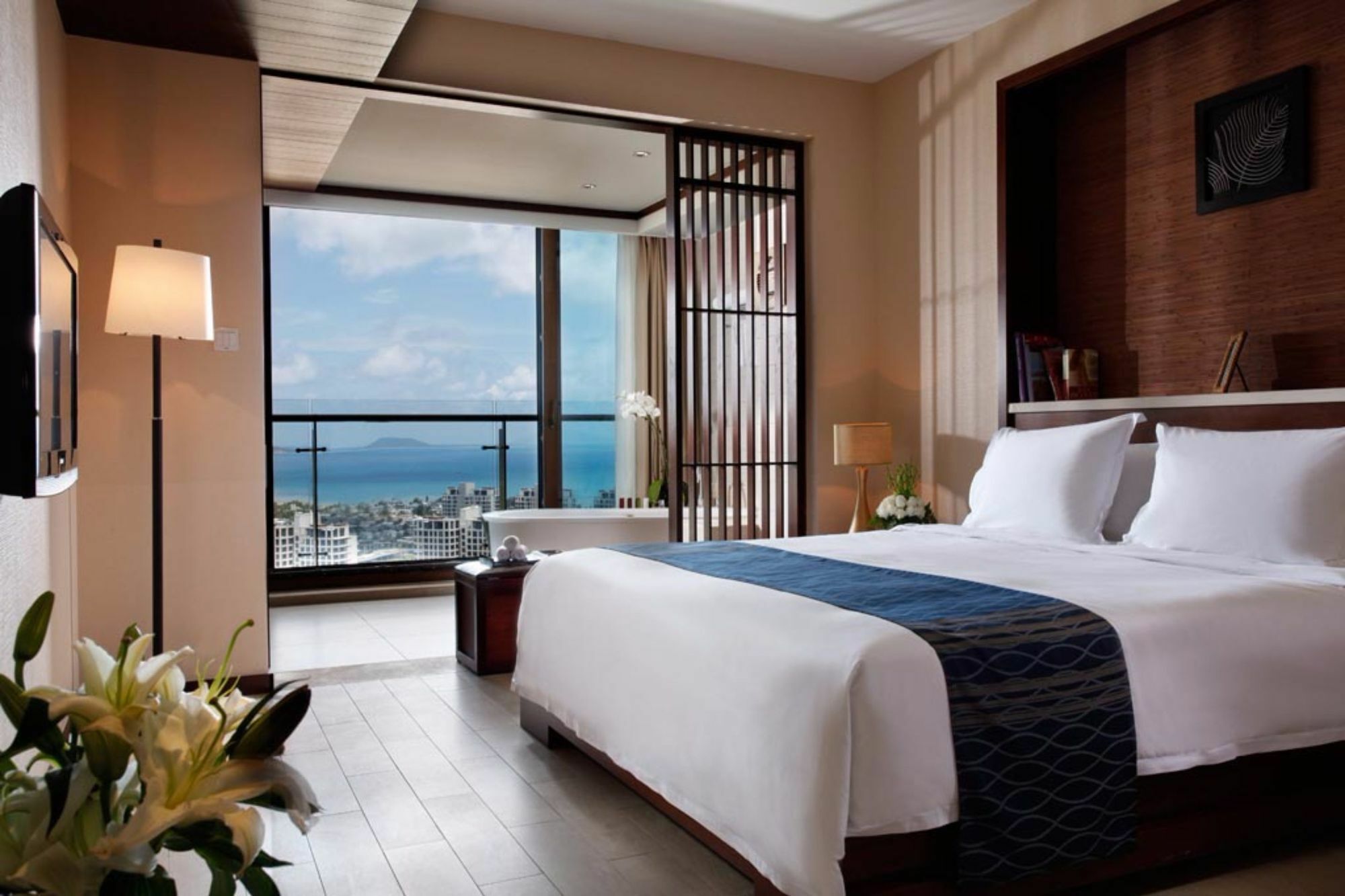 Serenity Coast All Suite Resort Sanya Exterior photo